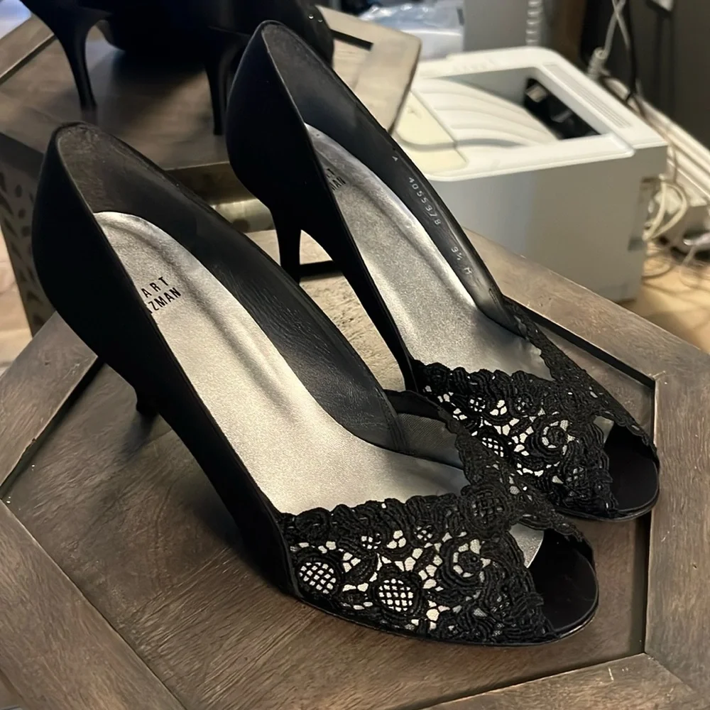 🛑 1 hour sale. Stuart Weitzman, black crochet heels, 9.5 - Picture 2 of 11